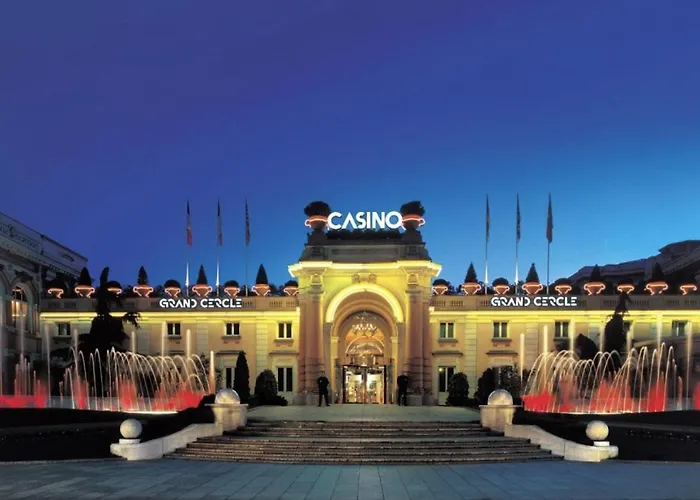 329 Апартаменты *